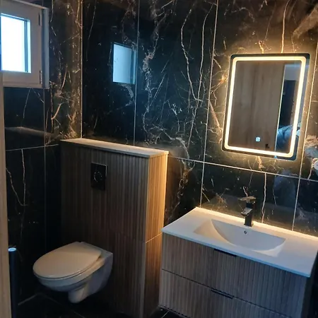 Cozy Nest With Hot Tub Near Kassel